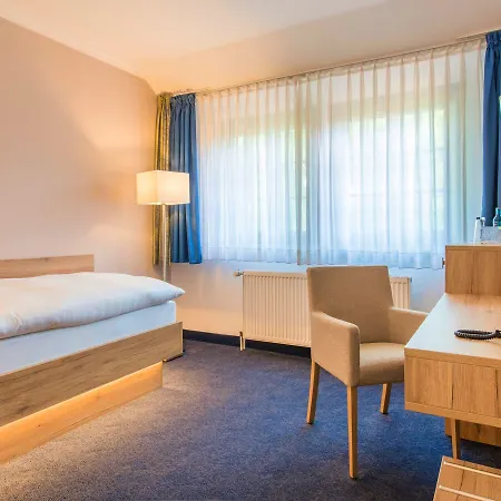 Idingshof & Restaurant מלון בראמשה