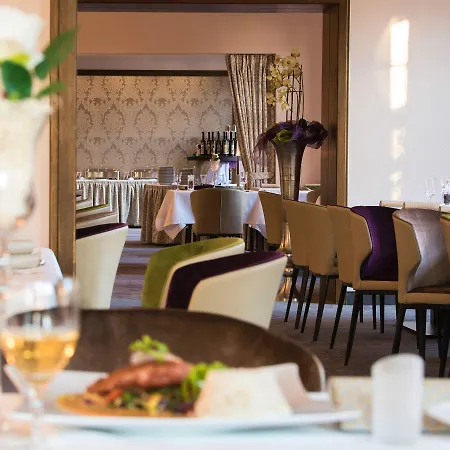 Idingshof & Restaurant מלון